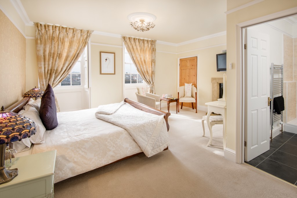 The Swan Room – The Walls B&B